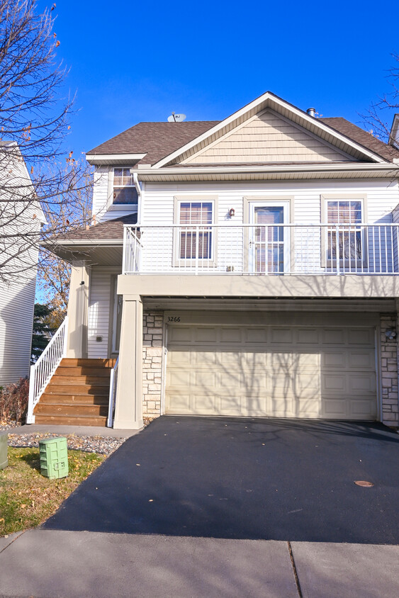 Foto principal - 3266 Oak View Dr