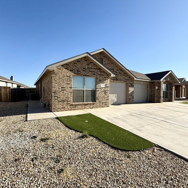 Building Photo - 2145 Kokomo Ave