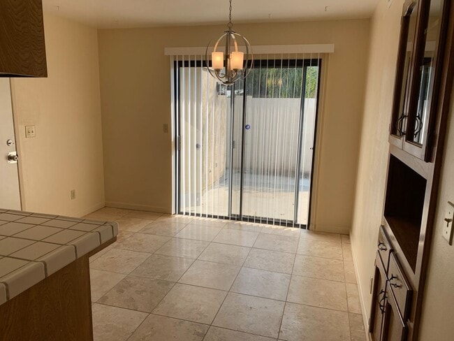 Foto del edificio - Charming condo coming soon!