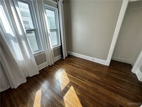 Building Photo - 1133 Hertel Ave