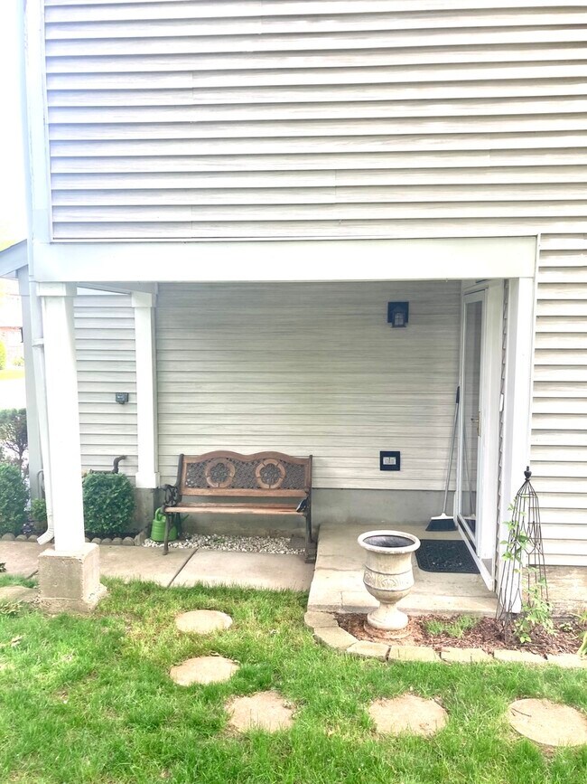 Building Photo - 619 Buckskin Ln