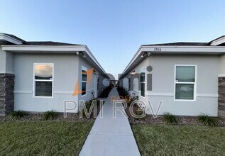 Building Photo - 1905 Stauffers St