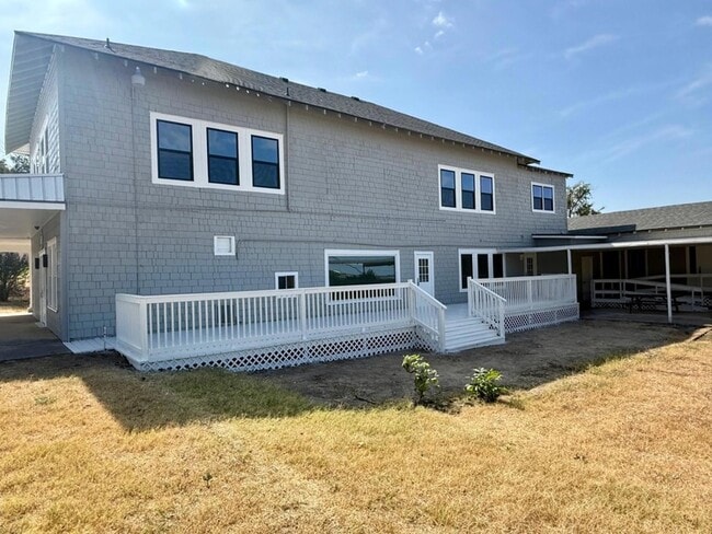 Building Photo - 1102 Beech St