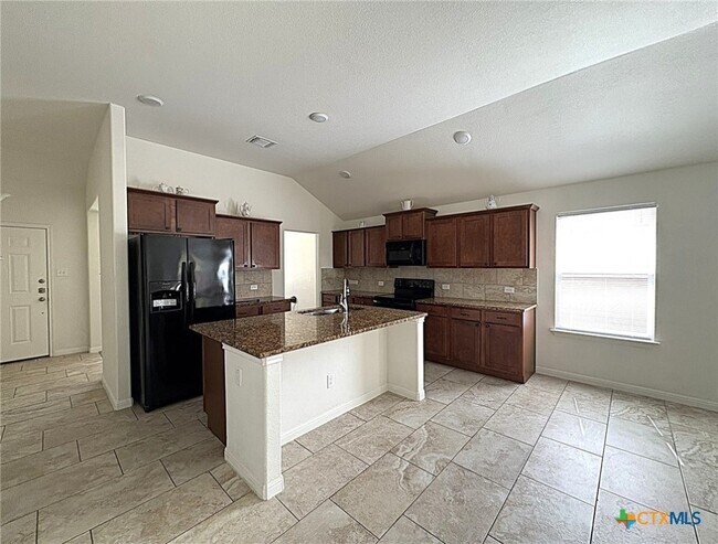 Foto del edificio - 3810 Flatrock Mountain Dr