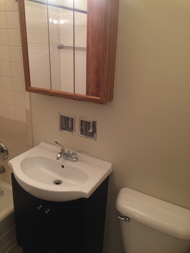 Foto principal - 15312 Knox Ave