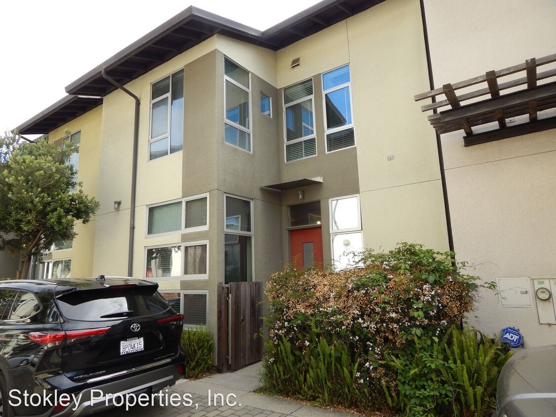 Primary Photo - 2 br, 1.5 bath House - 8 Covent Ln