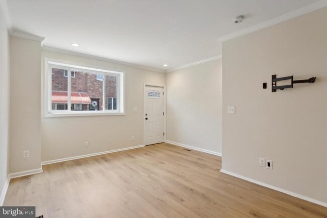 Building Photo - 2110 Watkins St