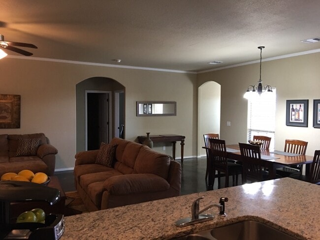 Foto del edificio - 6010 Nancy Ellen St