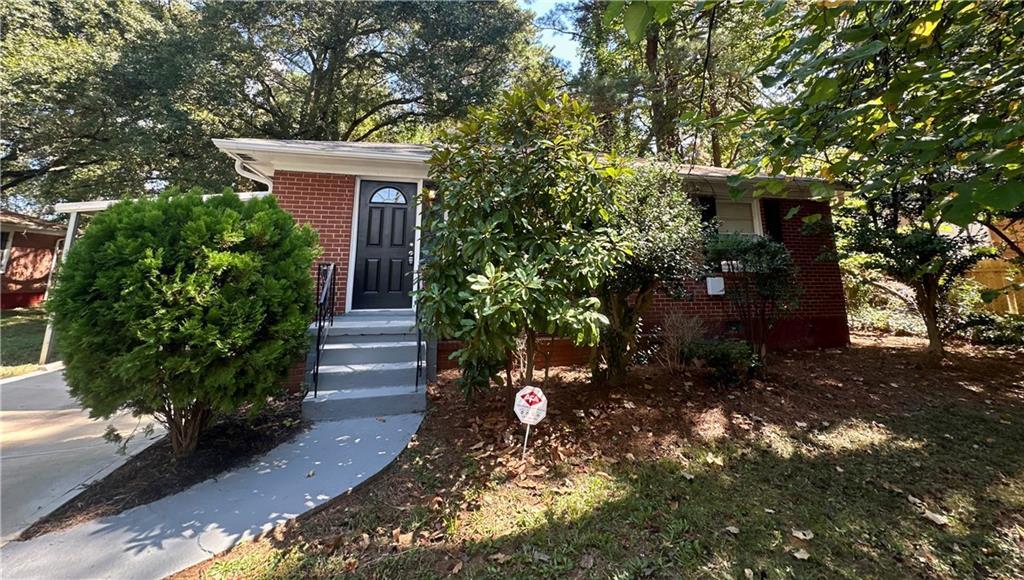 Foto principal - 2556 Old Hapeville Rd SW