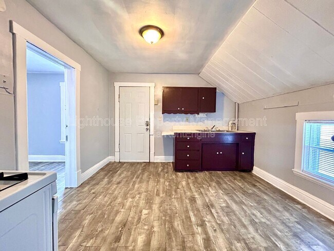 Foto del edificio - 2417 Reynolds St