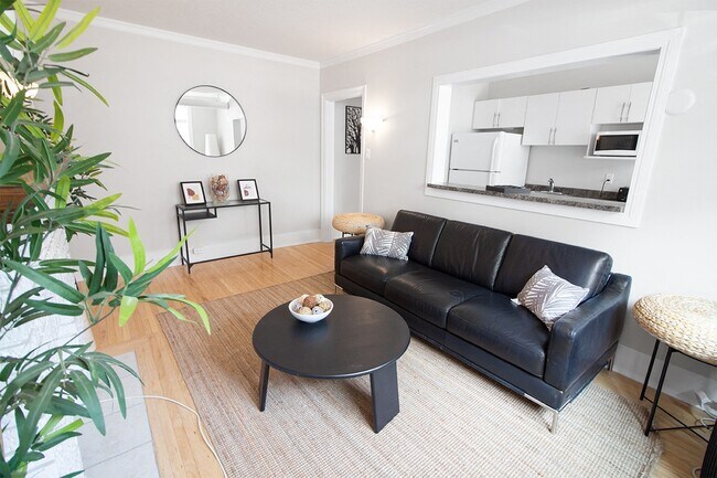 1BDR - Salon - 195 Cathedral Apartment