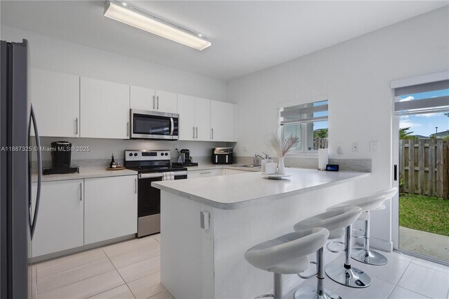 Foto del edificio - 413 NW 12th Pl