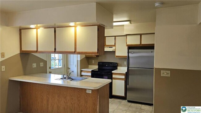 Foto del edificio - 327 Hill Rd