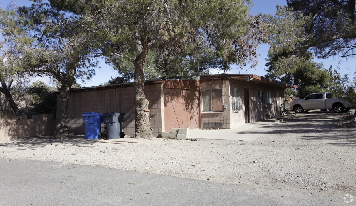 Primary Photo - 34761-63 May St