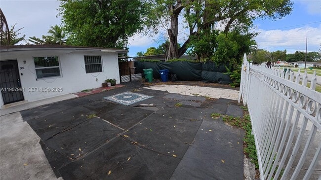 Building Photo - 15812 NW 39th Ct