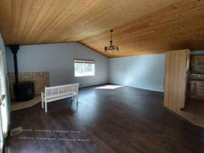Building Photo - Spacious Cabin Style Home in Pine Mountain Club! Available for Immediate Move In