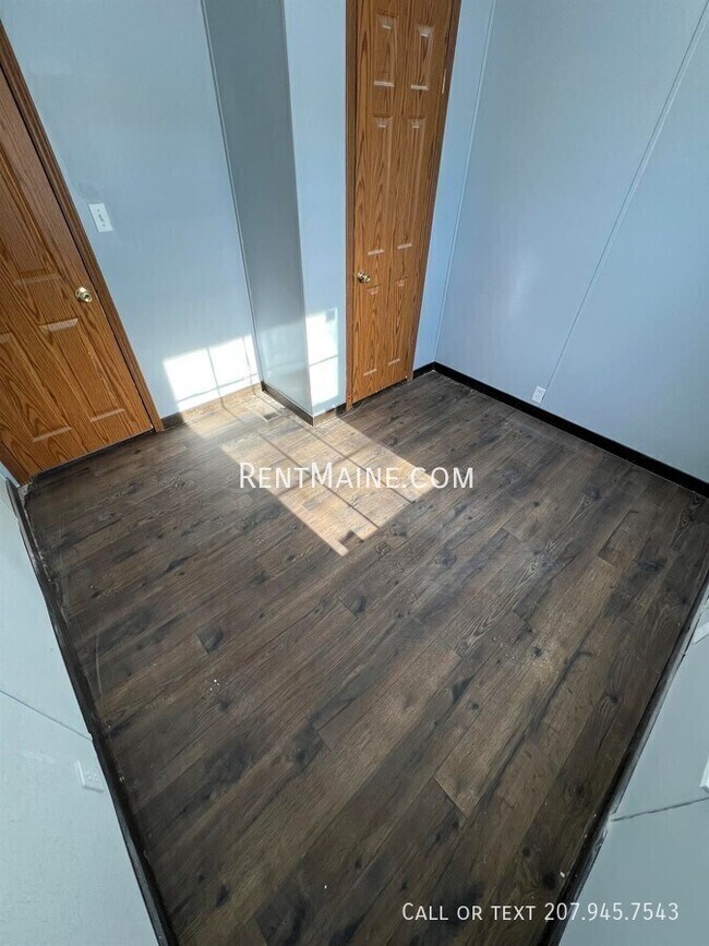 Building Photo - 30 Exeter Rd