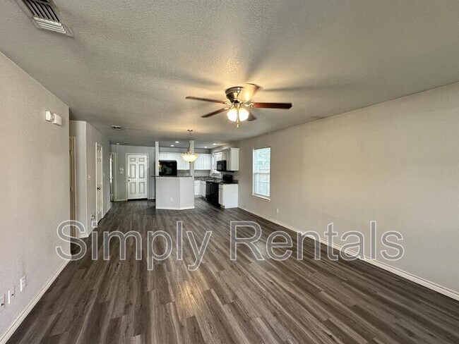 Building Photo - 1310 Sabine St