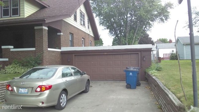 Foto del edificio - 4 br, 1.5 bath House - 612 E 2ND AVE