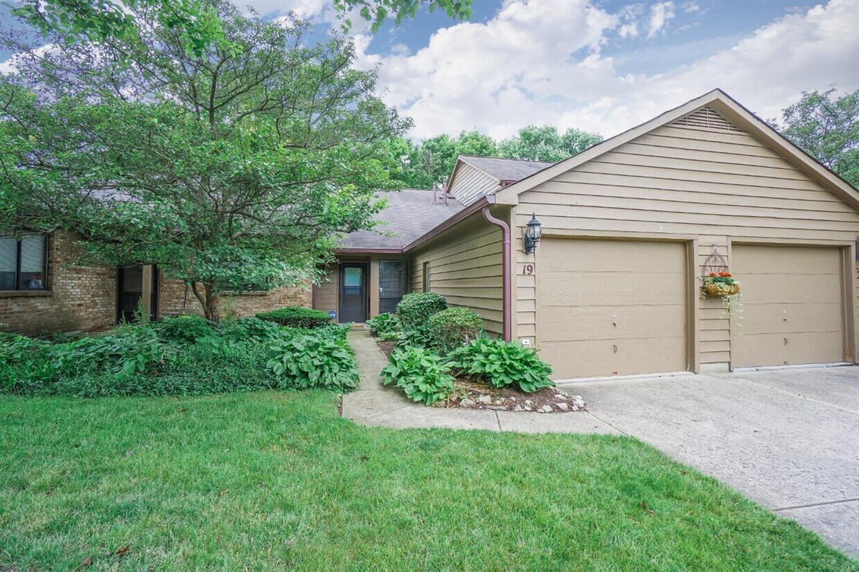 19 Evergreen Cir, Wyoming, OH 45215 Townhome Rentals in Wyoming OH