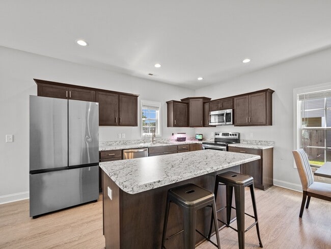 Building Photo - 516 Poults Dr