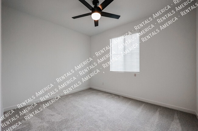 Building Photo - 11338 E Ulysses Ave