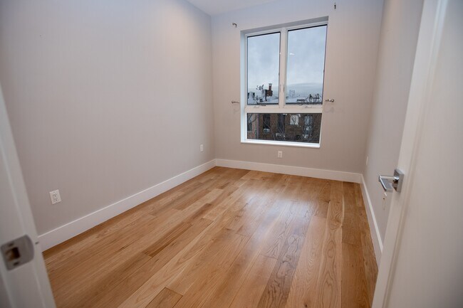 Second Bedroom - 139 Grove St