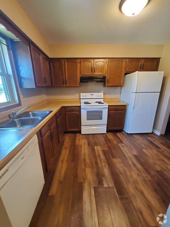 Building Photo - 6012 Boxwood Dr