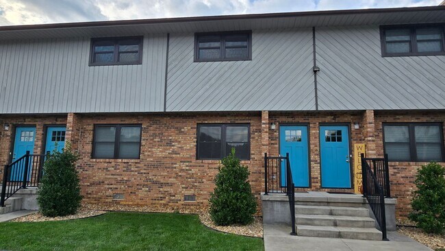 Foto del edificio - 2 bedroom/1.5 bath Townhouse  Kingsport, TN