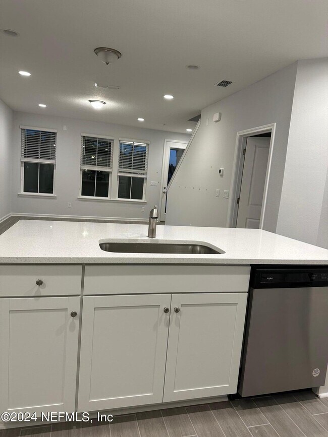 Building Photo - 192 Brandon Lks Dr