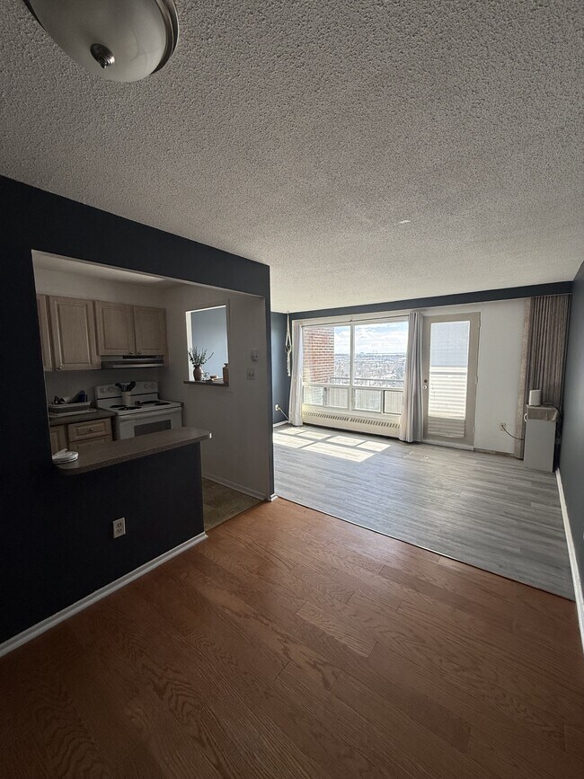 Building Photo - 20 Chesterton Dr