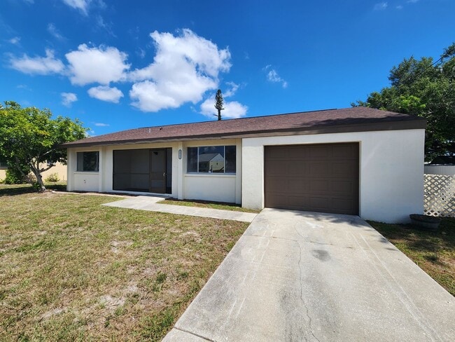 Building Photo - REMODELED 2 bedroom 2 bathroom in NE Cape Coral
