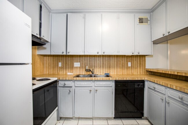 Building Photo - 3400 Timmons Ln