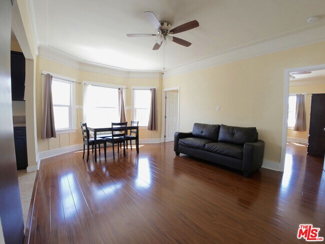 Foto del edificio - 2928 Walton Ave