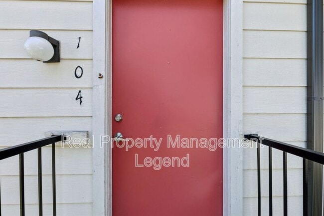 Building Photo - 6646 E Lovers Ln