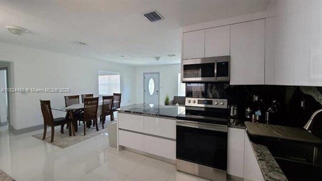 Foto del edificio - 1320 SW 17th Ave