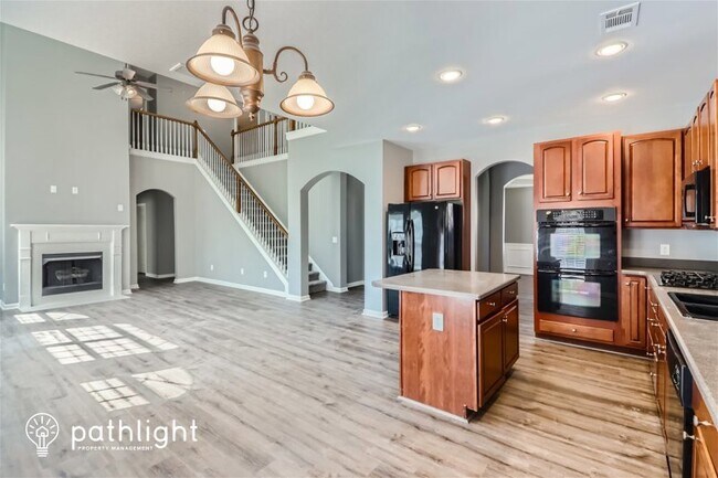 Building Photo - 5412 The Vyne Ave