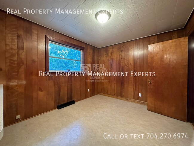 Foto del edificio - 1396 Shinnville Rd