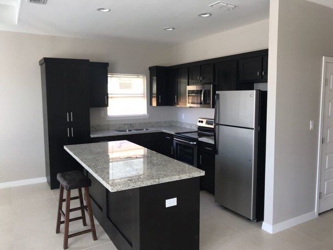 Foto del edificio - 1606 Coyote Hills