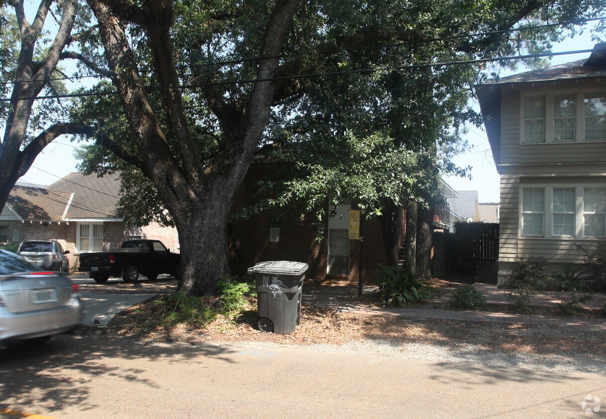 Foto del edificio - 345-349 E State St