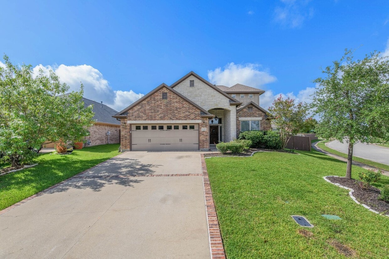 Available for Immediate Move in! Two-Story... - Available for Immediate Move in! Two-Story...