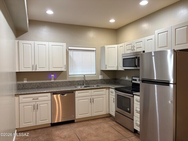 Foto del edificio - 3623 E Bellevue St