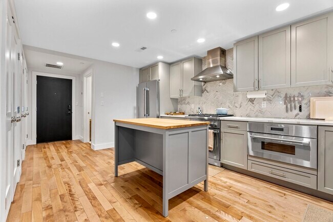 Building Photo - 50 Hichborn St