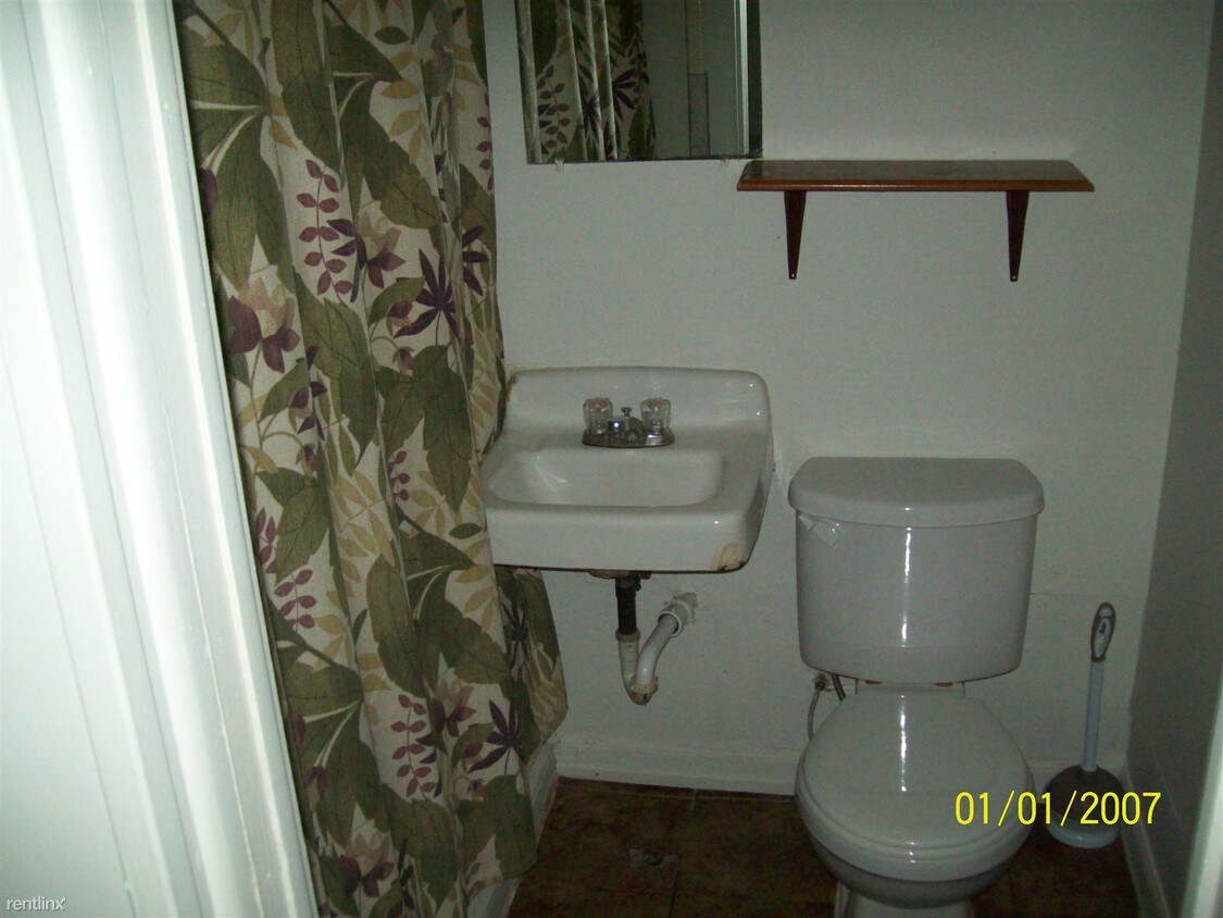 Foto del edificio - Studio, 1 bath  - G-7134 N. Dort Hwy #1