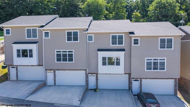 Building Photo - 104 Pasture Ln