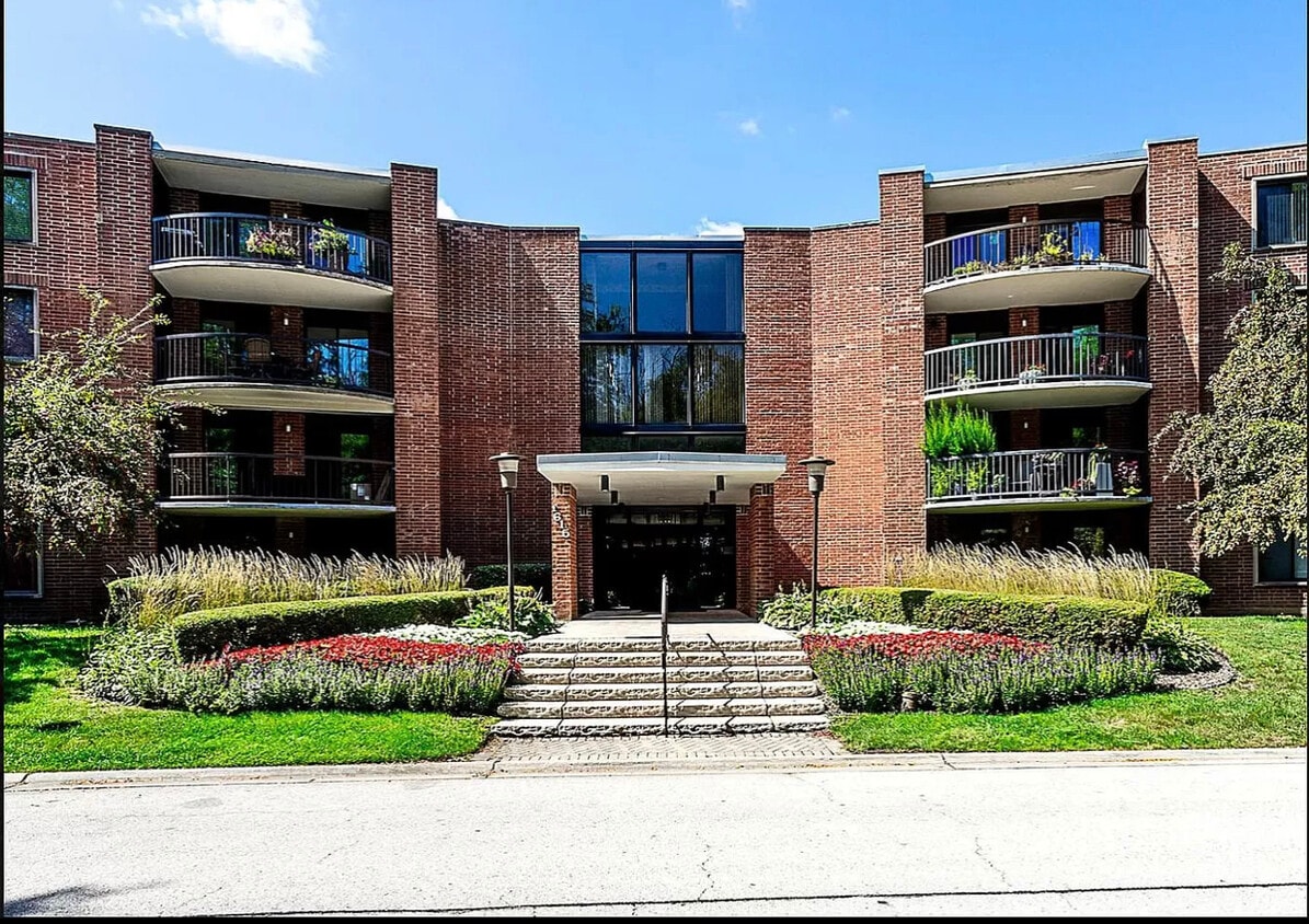 1615 E Central Rd Unit 315 B, Arlington Heights, IL 60005 Apartments