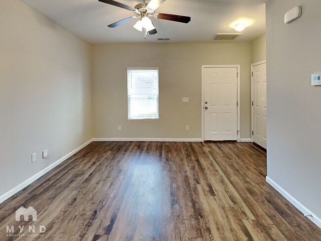 Building Photo - 803 The Heights Ln