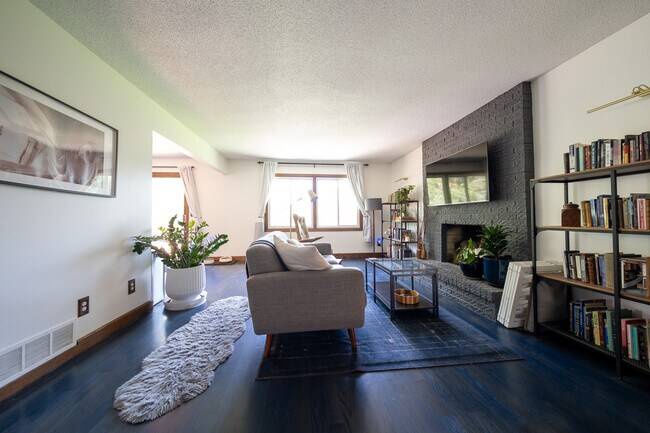 Foto del edificio - 1581 Woodside Ct NE