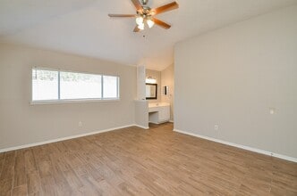 Building Photo - 1246 Summer Park Ln