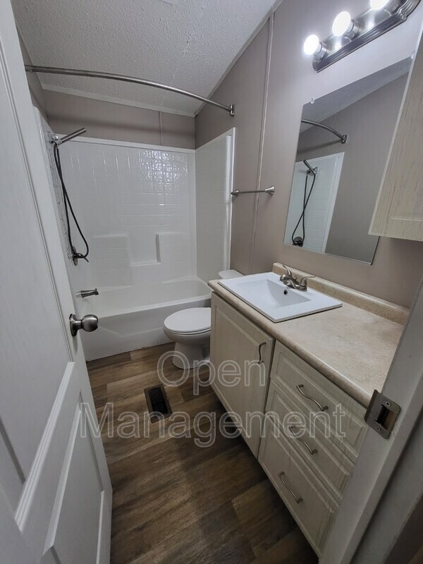 Building Photo - 3510 Bluegrass Park Dr